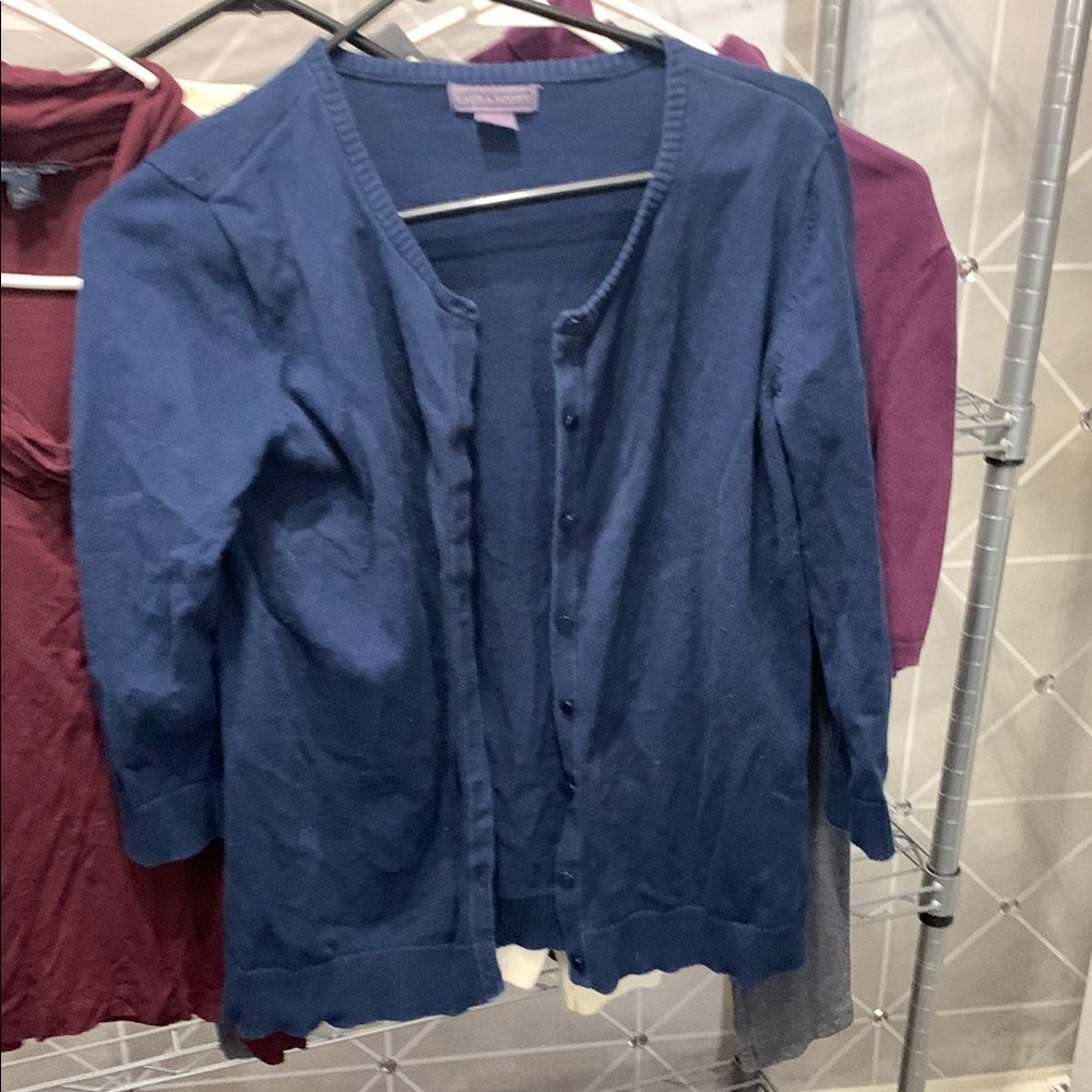 Women's Sweater Collection - Assorted Colors. Bundle of 5 medium fit - Picture 12 of 12